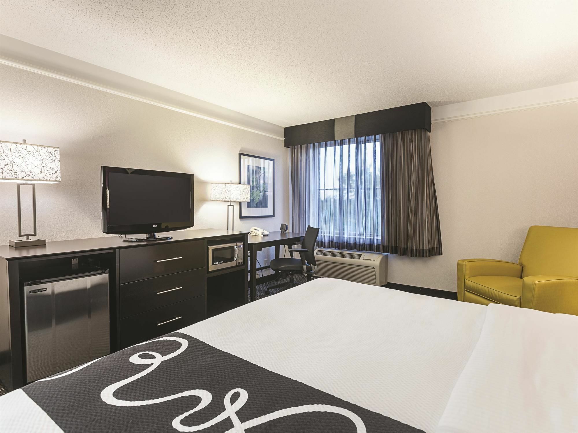 מלון מרלינד הייטס La Quinta By Wyndham St. Louis Westport מראה חיצוני תמונה