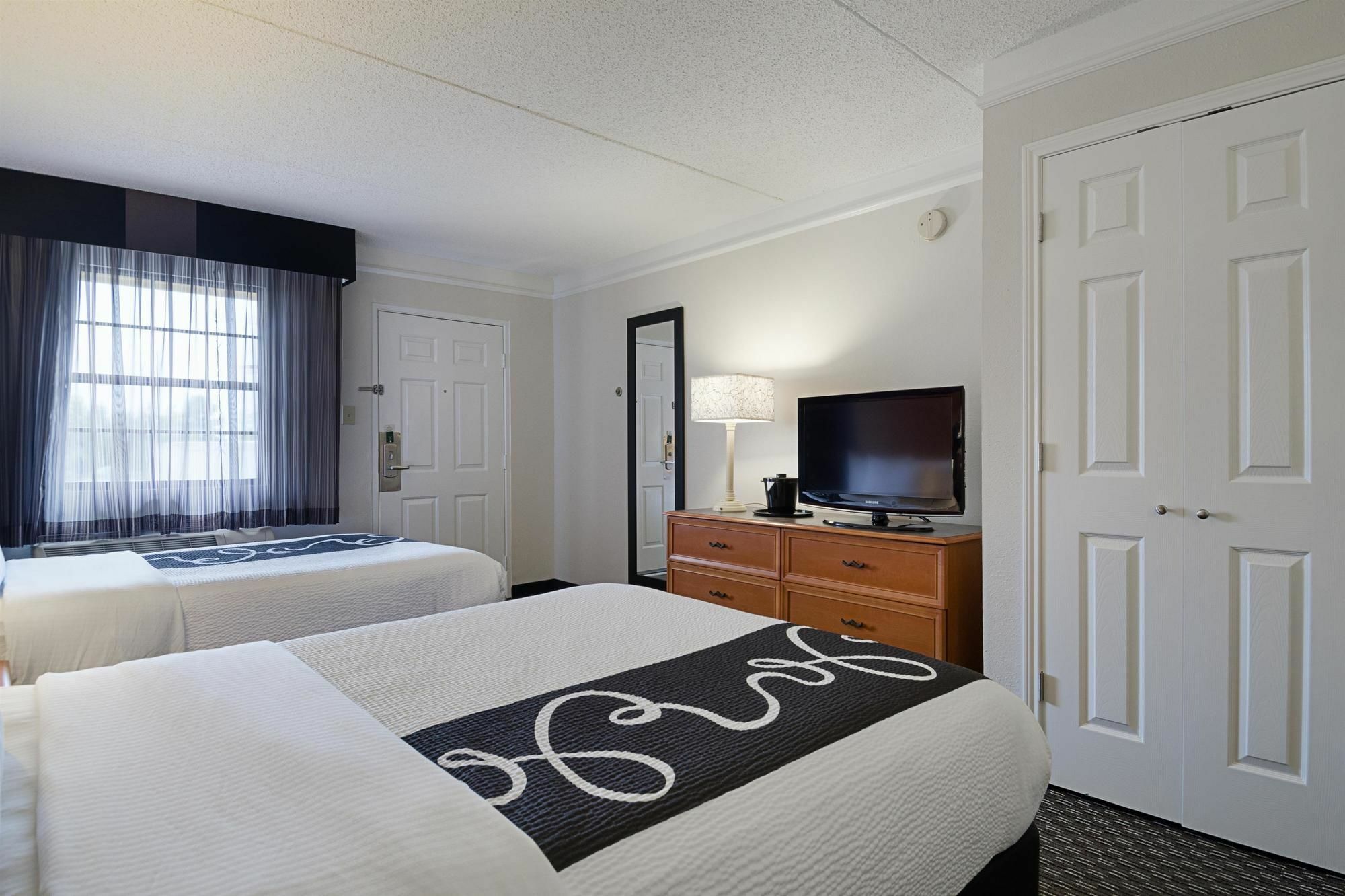 מלון מרלינד הייטס La Quinta By Wyndham St. Louis Westport מראה חיצוני תמונה